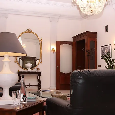 Alojamento de Acomodação e Pequeno-almoço Palazzo Magnocavallo Nápoles